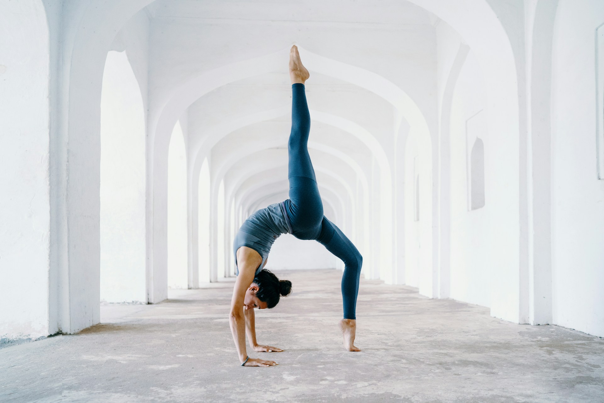 Các Tư Thế Yoga Nâng Cao: Hành Trình Chinh Phục và Phát Triển Bản Thân